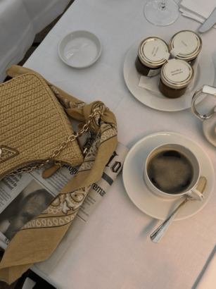 Bandana amarrada na bolsa