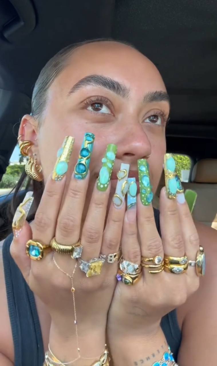 Nails Reveal: a trend de unhas que está trazendo de volta o maximalismo