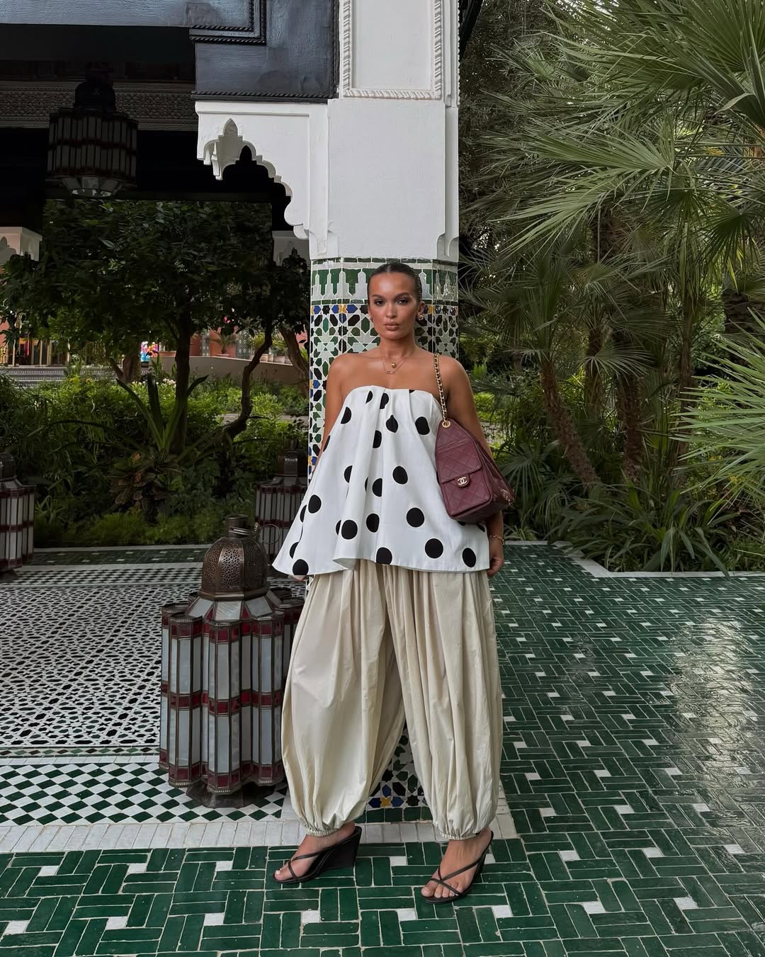 Calça polêmica queridinha das fashionistas: Aladim é o protagonista desta temporada