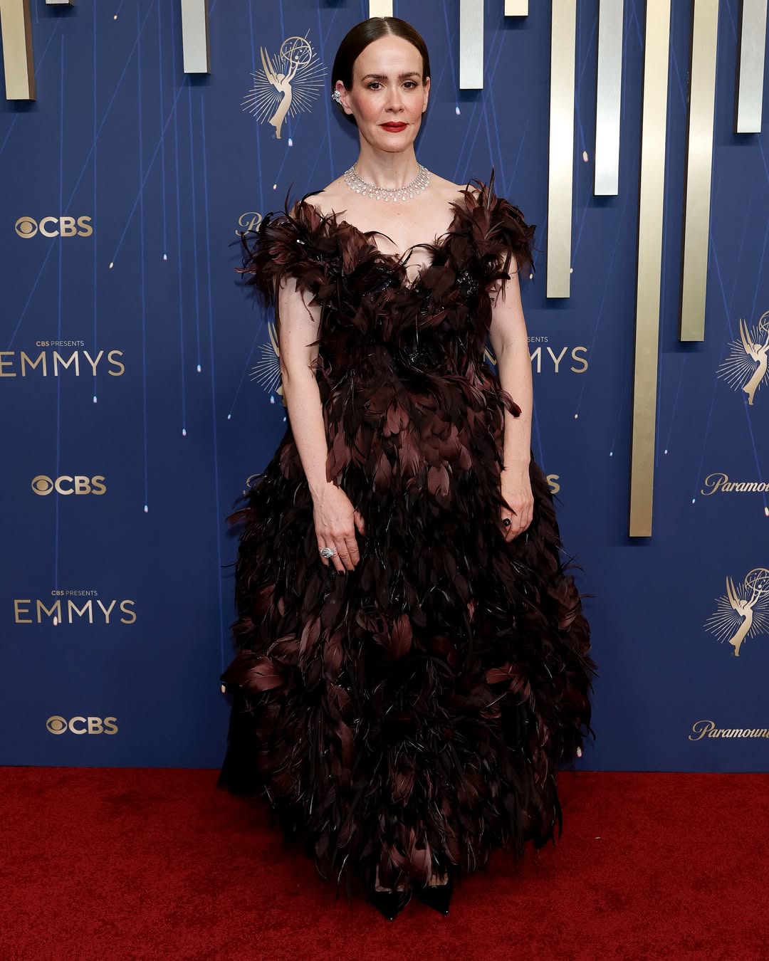 looks-Emmy-2025-tapete-vermelho-garotas-estupidas19