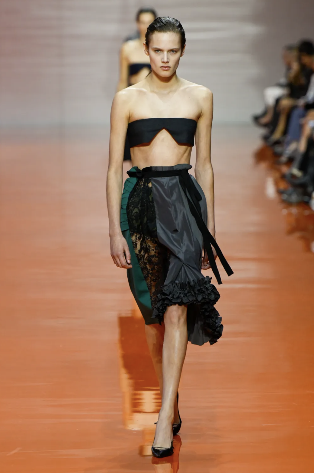 prada-desfile-milao-2026-verao-garotas-estupidas1