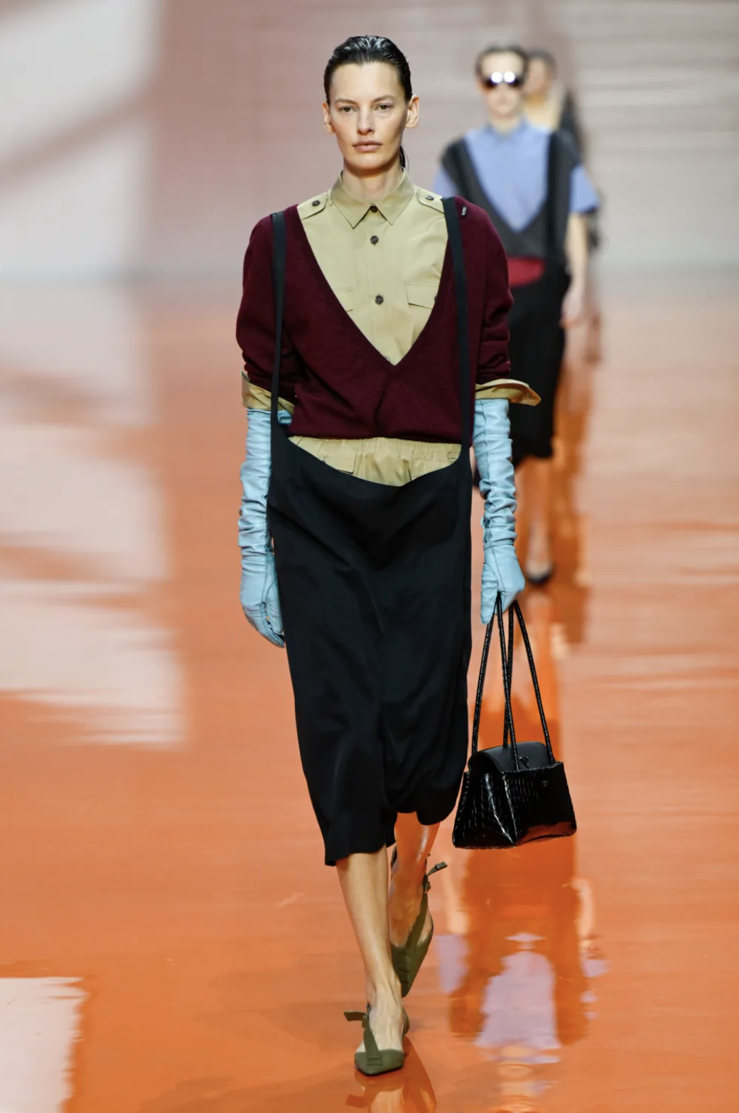 prada-desfile-milao-2026-verao-garotas-estupidas8