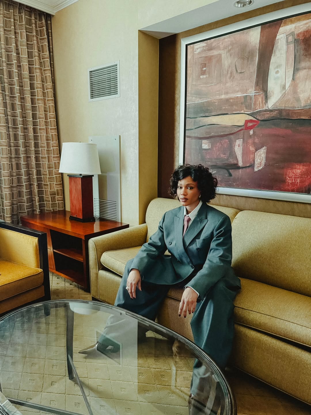 luejiluna-look-grammy-latino-2025-garotas-estupidas