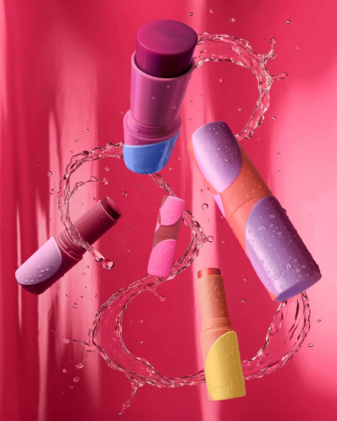 Novidades de beleza: blush em diversos formatos, fragrâncias, iluminador com glow impactante e muito mais