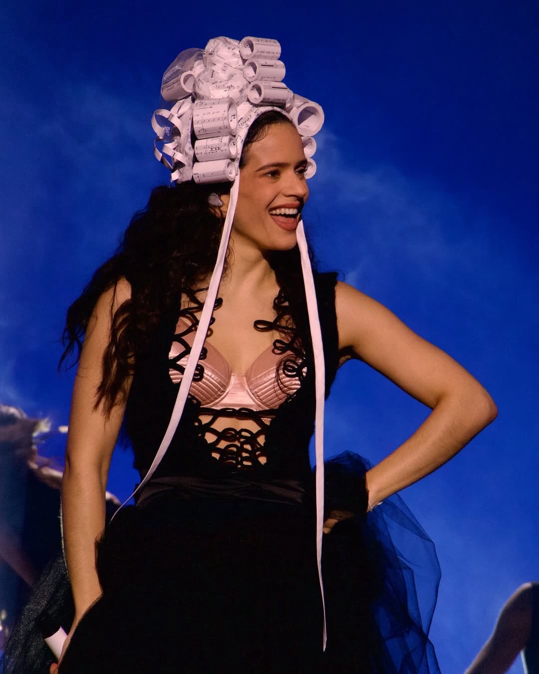 rosalia-show-tour-look-lux-garotas-estupidas2