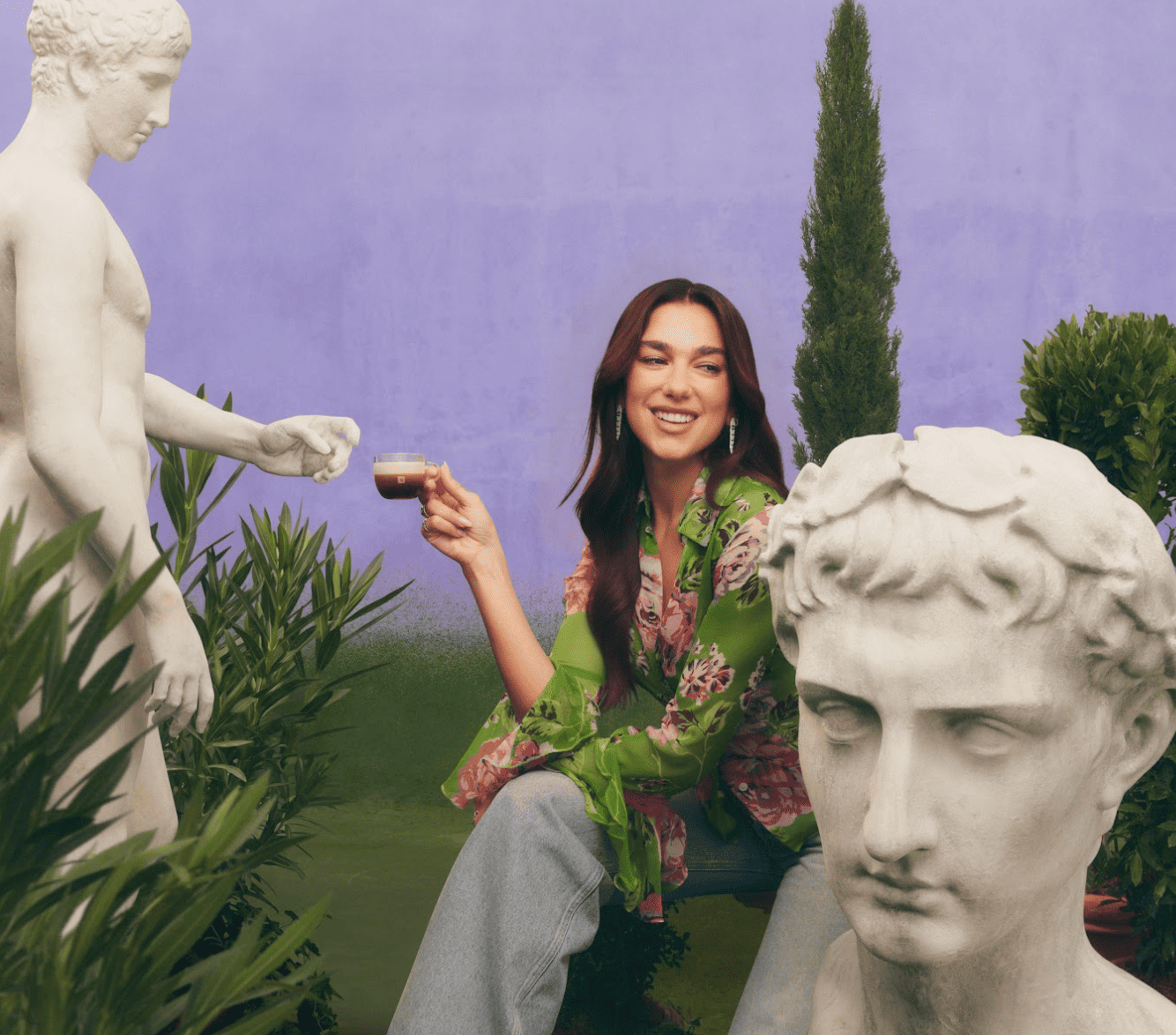 Nespresso-dua-lipa-Vertuo-World-campanha-garotas-estupidas2