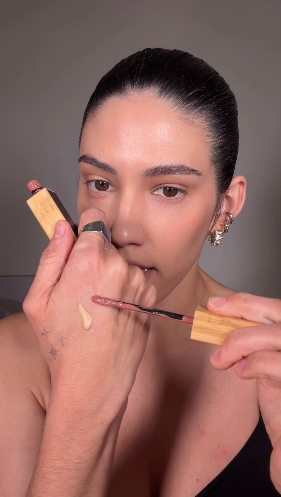 Ensinamos como criar seu próprio tom de “anti-blush”
