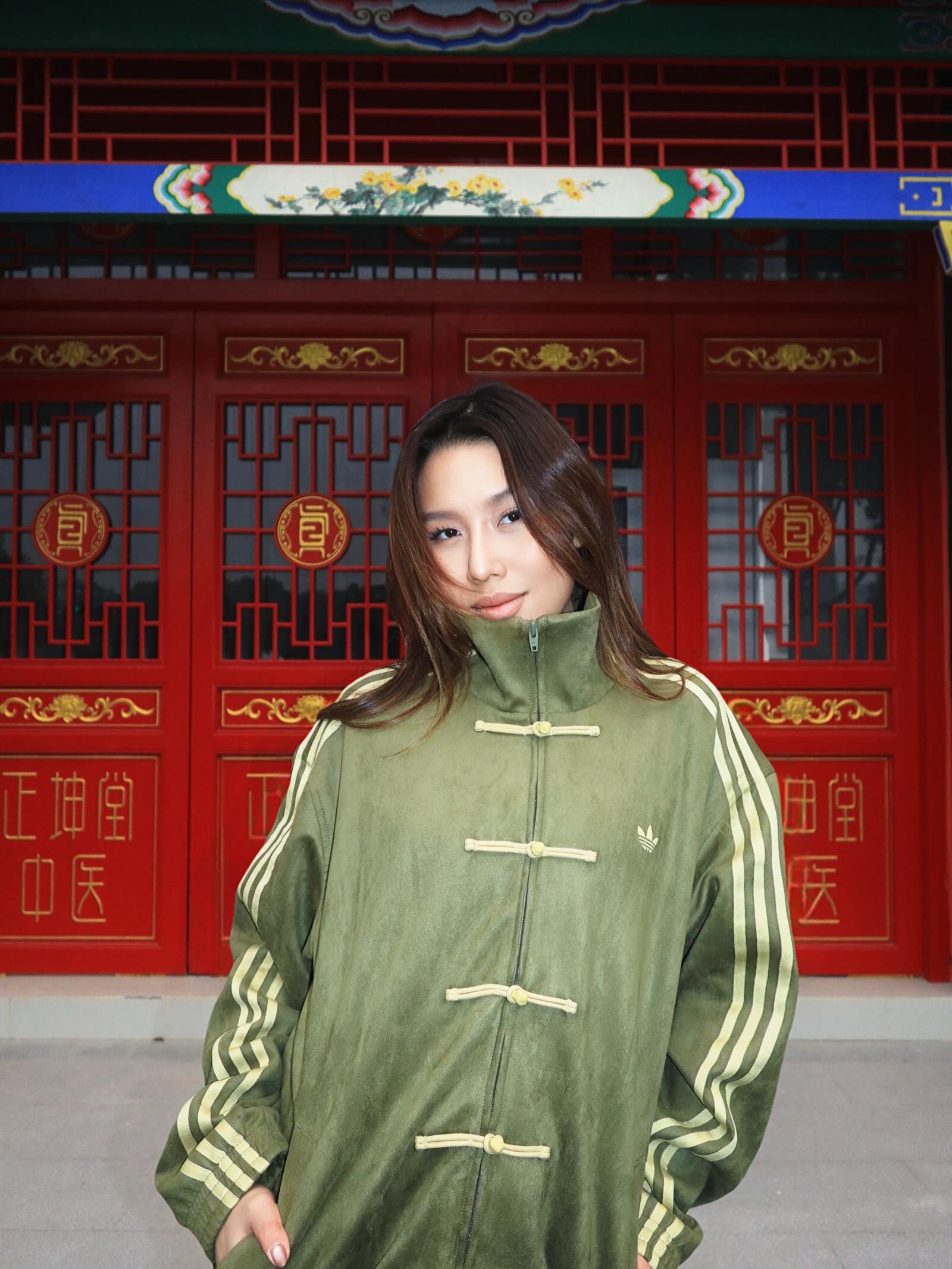 Tang style é apropriação cultural? Priscila Jin  reflete sobre a presença da moda asiática no cotidiano