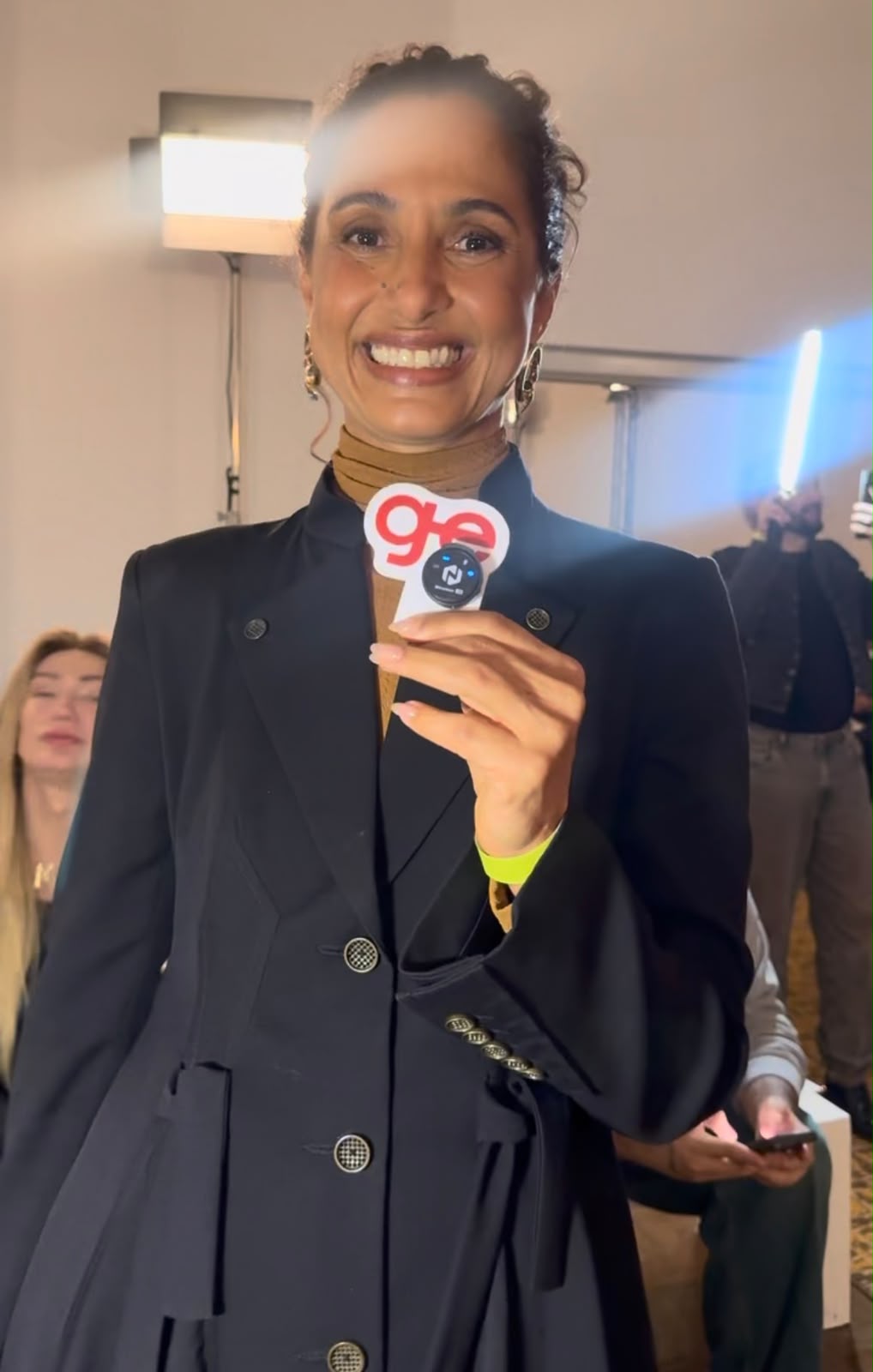 Camila Pitanga resgata peça de roupa de 20 anos atrás para desfile no SPFW