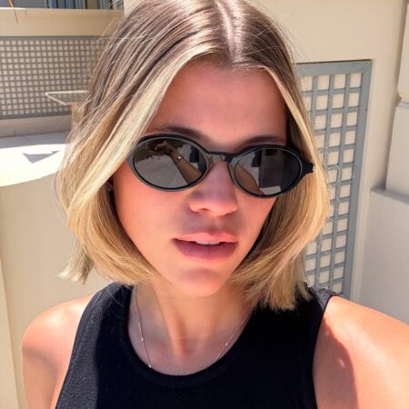 Sofia Richie atualiza visual ao apostar no cabelo french bob