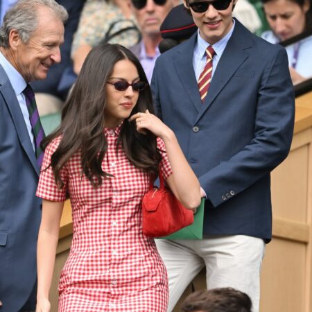 Olivia Rodrigo pode trazer a estampa quadriculada de volta ao hype