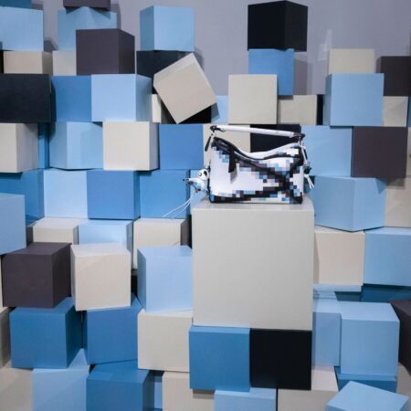 LOEWE celebra o aniversário da icônica bolsa Puzzle