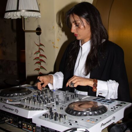 Qual música não pode faltar em uma festa boa? Perguntamos aos convidados da festa de GE Beauty