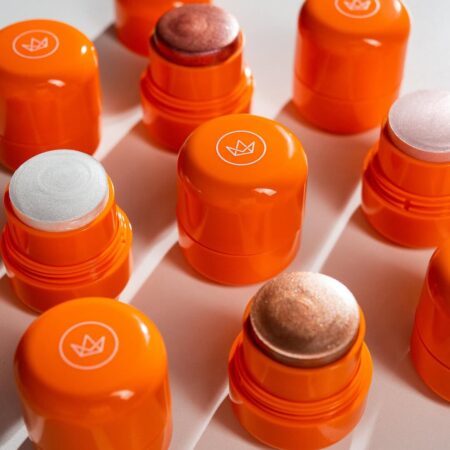 Marca nova, coleção limitada e make com tratamento: conheça as novidades de beauté que estão roubando a cena