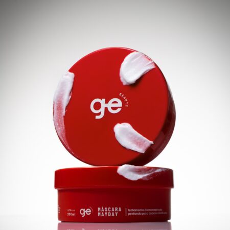 O seu cabelo está pedindo socorro? Nós temos uma dica infalível: a nova Máscara Mayday de GE Beauty!