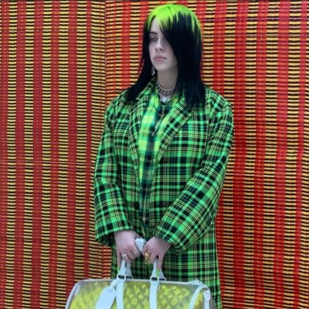 Oversize, peças-chave e acessórios: decodificamos o estilo de Billie Eilish