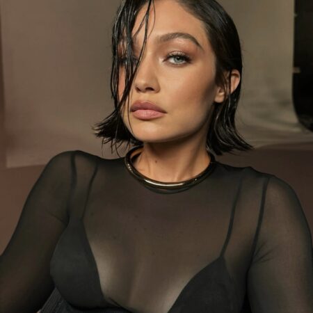 Adeus, loiro: Gigi Hadid entra de vez na era dark