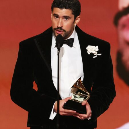 Schiaparelli vira amuleto da sorte no Grammy