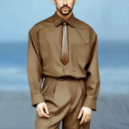 Bad Bunny usa Mondepars, marca de Sasha, e Havaianas