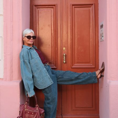 Barrel, estampas e cor: os jeans que estão em alta para elevar qualquer look