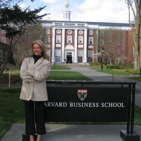 Por que tantas influenciadoras estão discursando em Harvard?