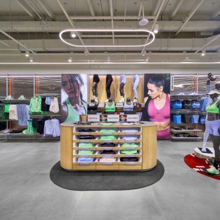 Nike inaugura loja conceito gigante no Shopping Anália Franco