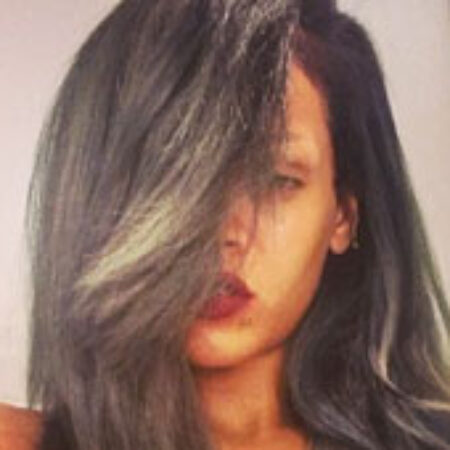 Rihanna de cabelo cinza?