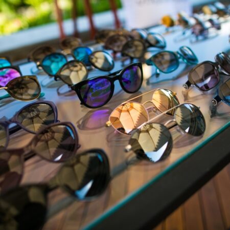 Como escolher seus óculos de sol? Dicas Vogue Eyewear na Casa dos Youtubers!