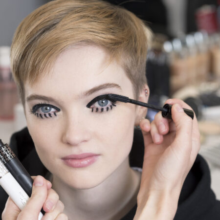 PFW 2019: Aprenda a fazer o make punk 50’s da Dior